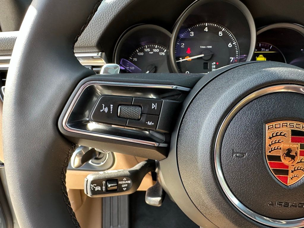 Thumbnail: 2025 Porsche Macan - 20
