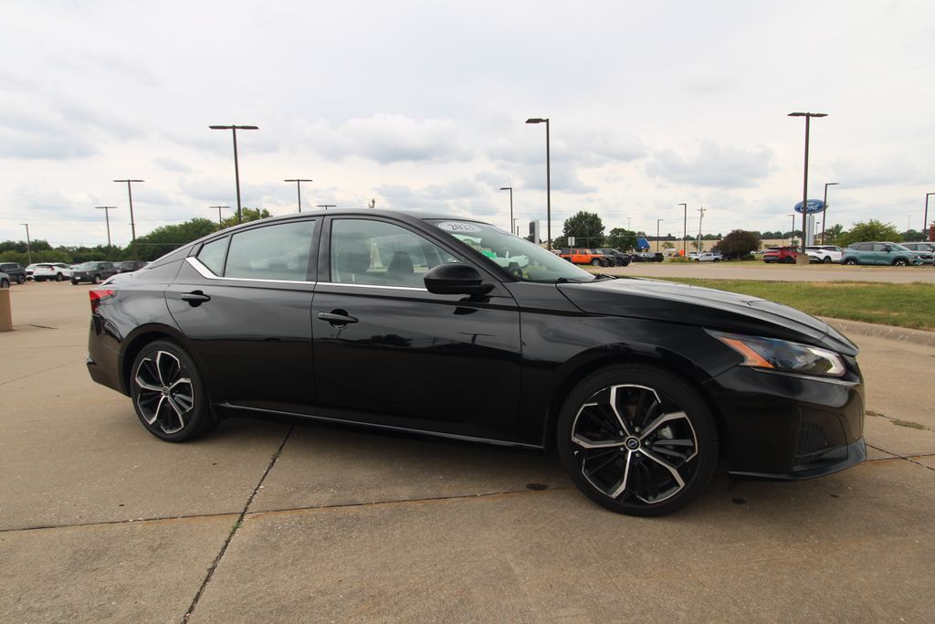Used 2023 Nissan Altima Sedan