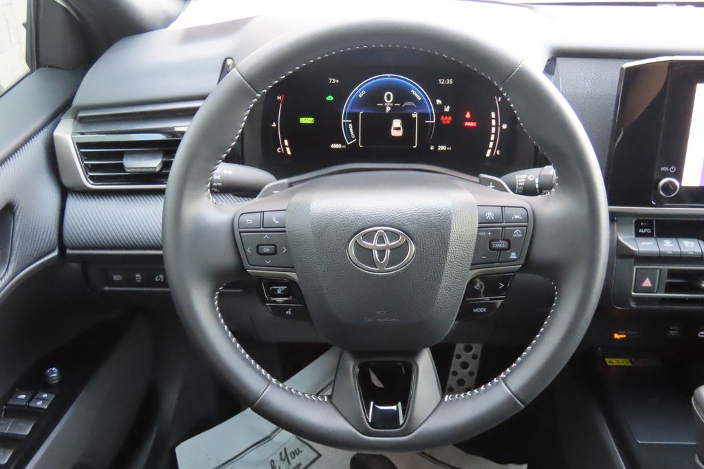 Thumbnail: 2025 Toyota Camry - 10