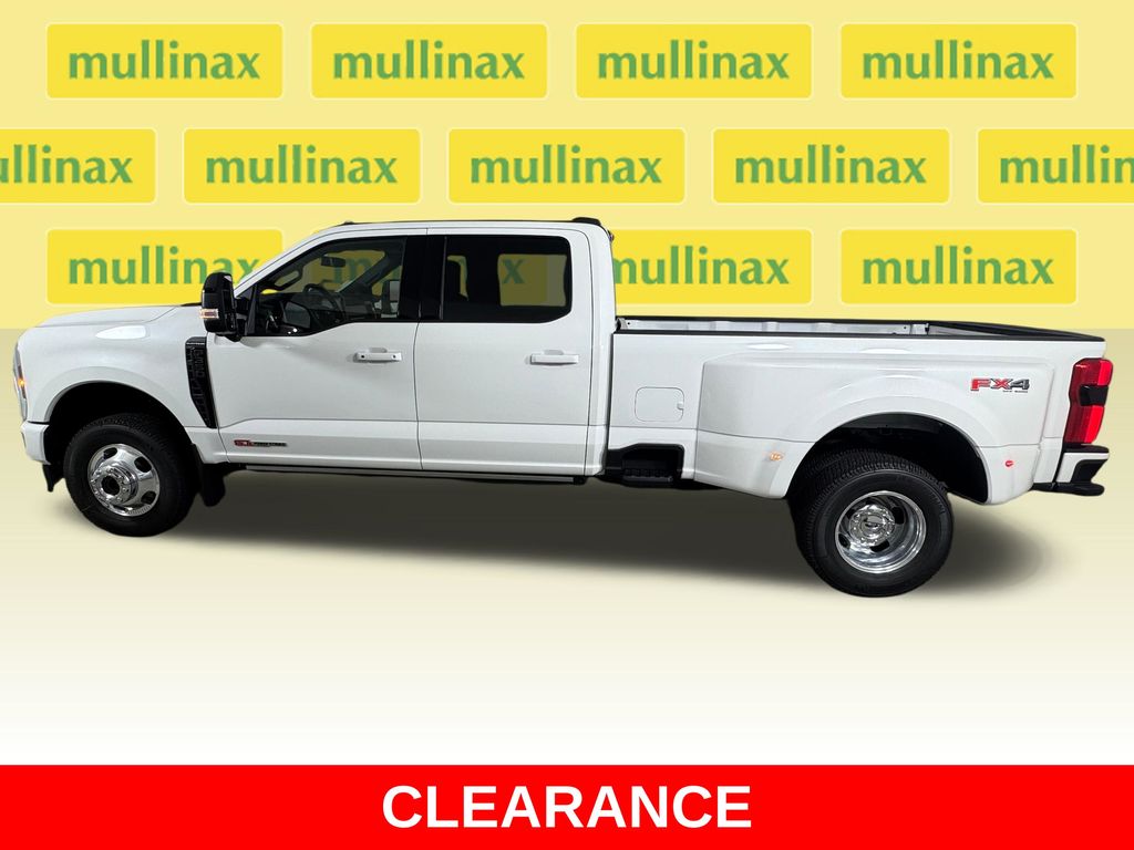 New 2026 White Ford Platinum image 2