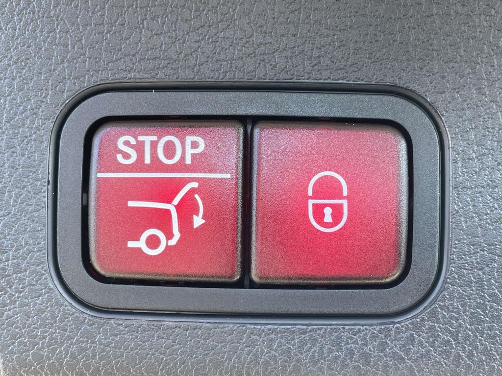 Thumbnail: 2025 Mercedes-Benz GLB - 11