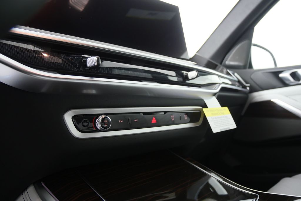 Thumbnail: 2026 BMW X5 - 19