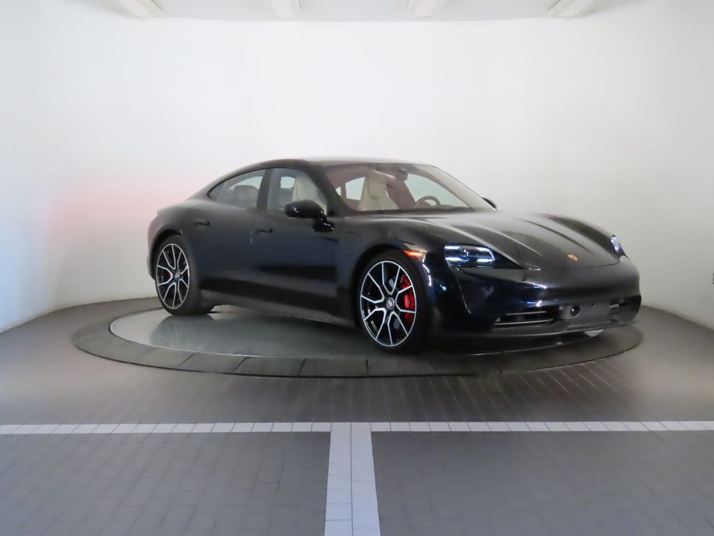 Thumbnail: 2023 Porsche Taycan - 9