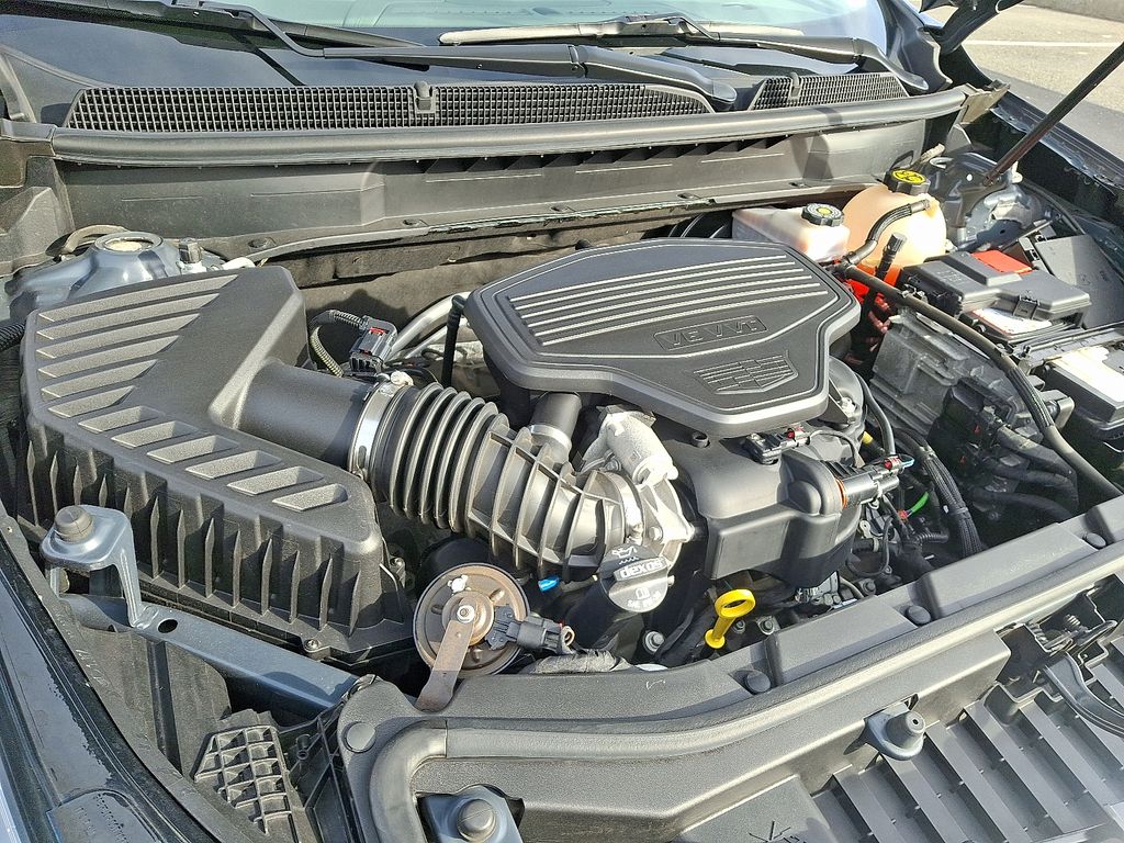 Thumbnail: 2021 Cadillac XT5 - 32