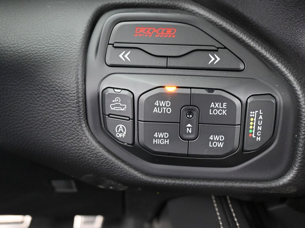 New 2026 Diamond Black Crystal Pearlcoat Ram RHO image 23