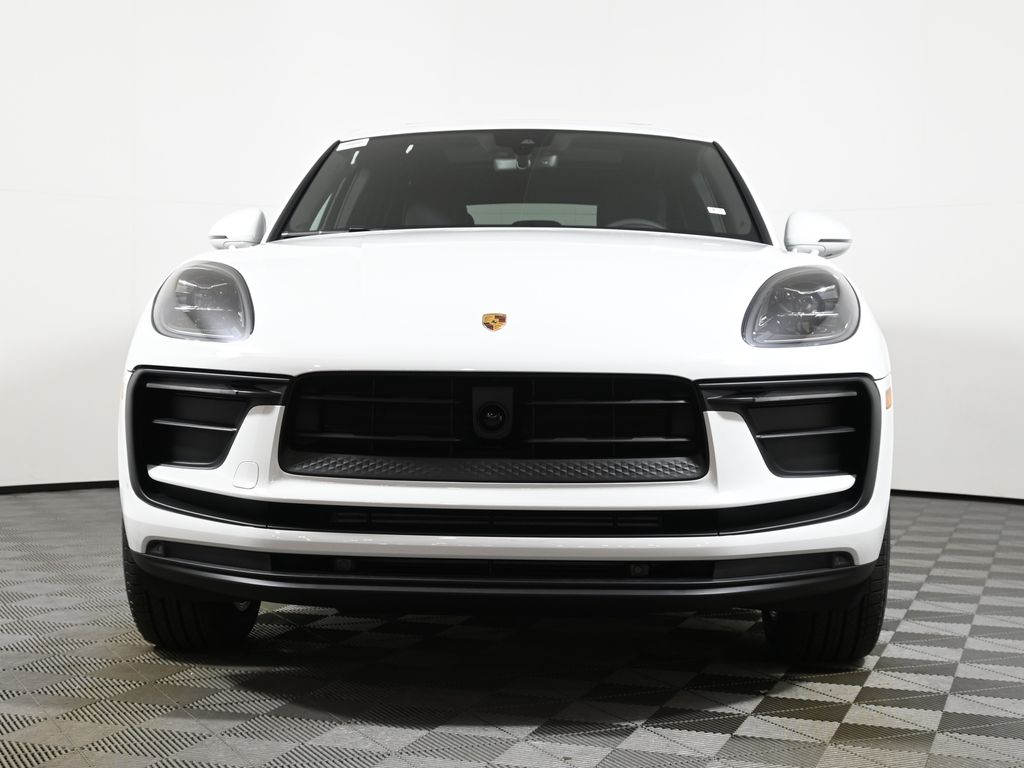 Thumbnail: 2026 Porsche Macan - 10
