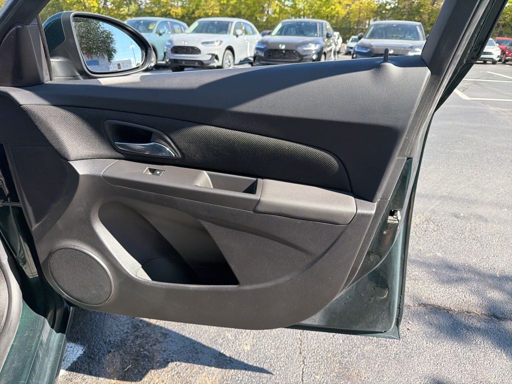 Thumbnail: 2014 Chevrolet Cruze - 25