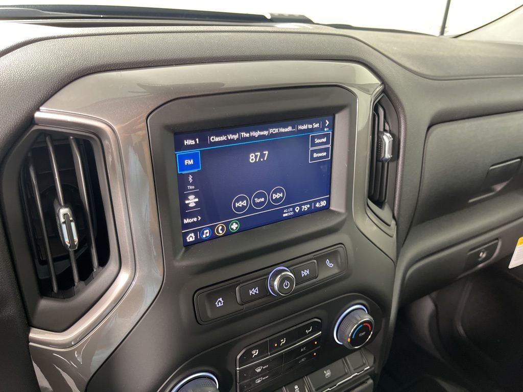 Thumbnail: 2026 Chevrolet Silverado 2500 - 26