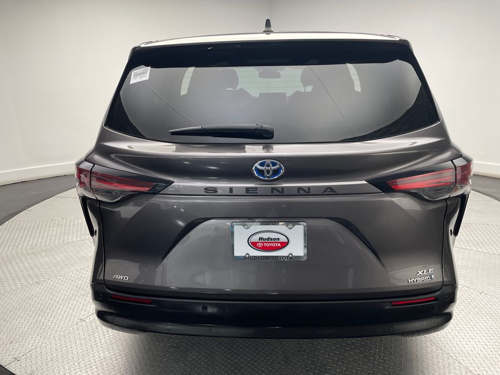 2021 Toyota Sienna XLE 6