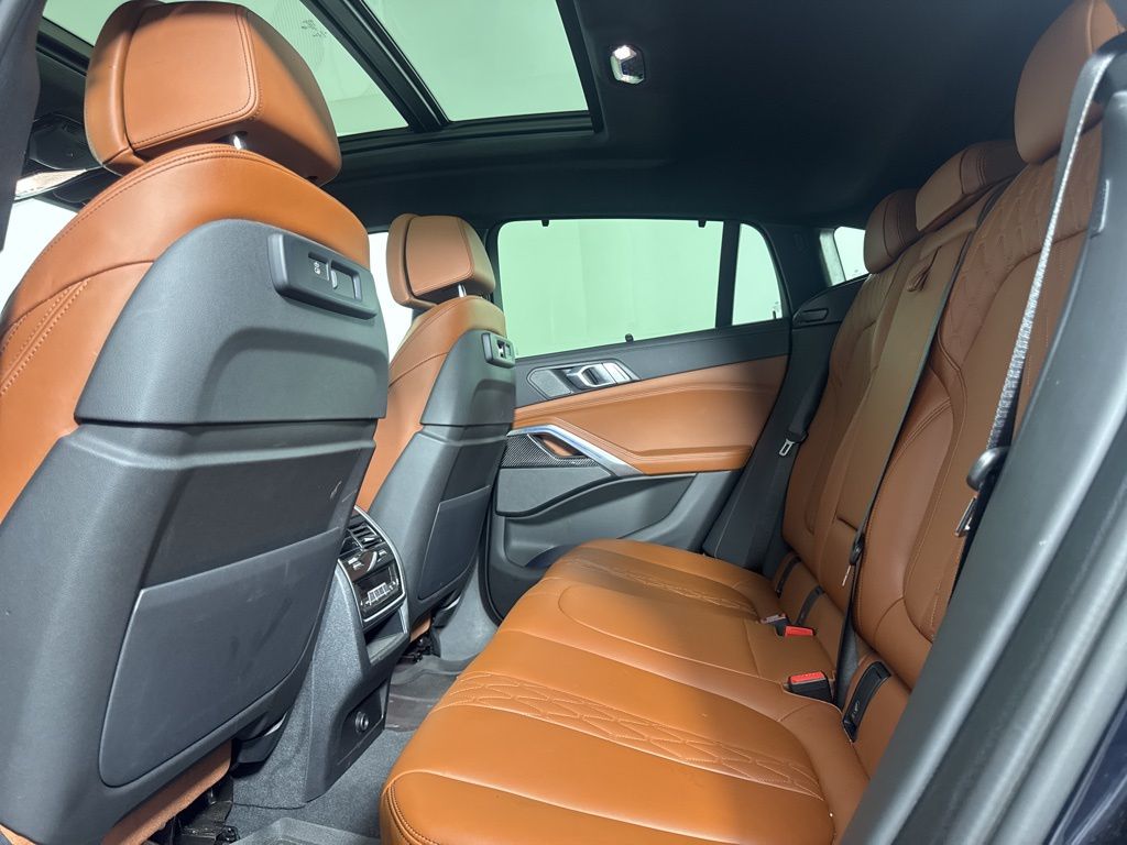 Thumbnail: 2022 BMW X6 - 10