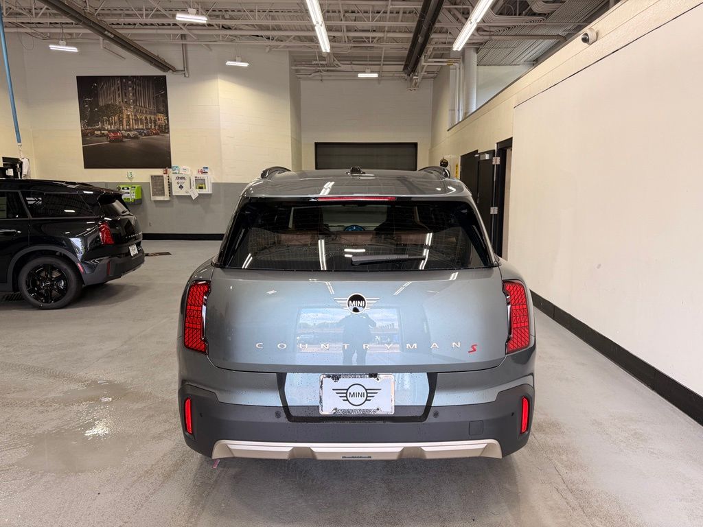 Thumbnail: 2027 MINI Cooper Countryman - 4