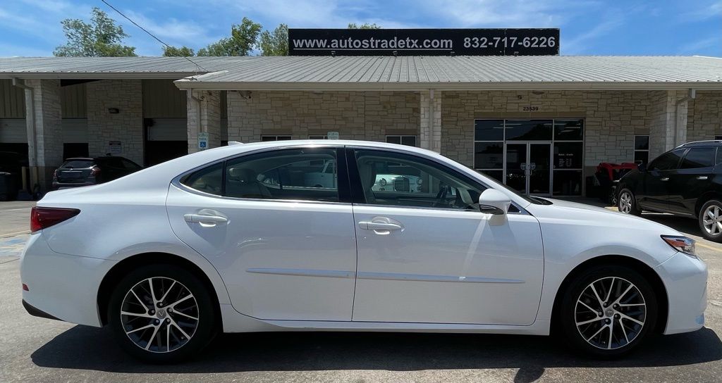 2018 Lexus ES 350 White at Emmons Autoplex