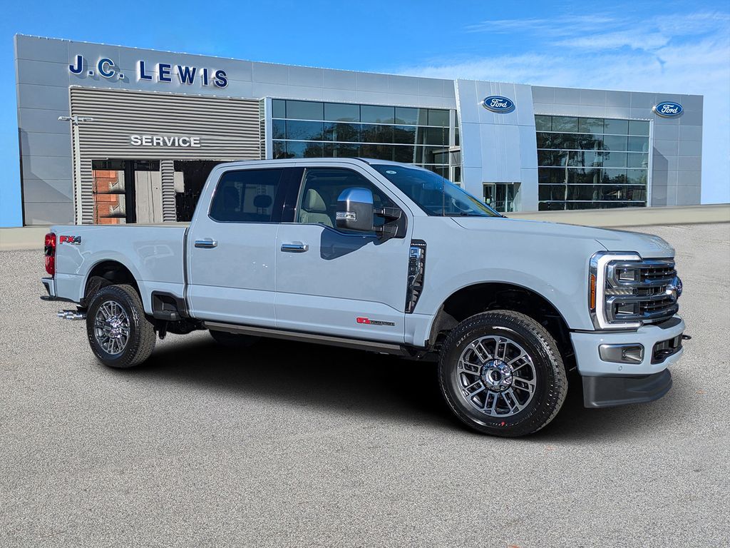 2026 Ford F-250 Super Duty Platinum's photo