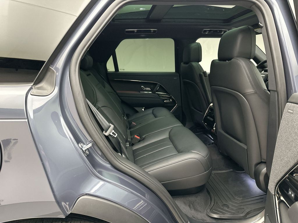 Thumbnail: 2025 Land Rover Range Rover Sport - 5