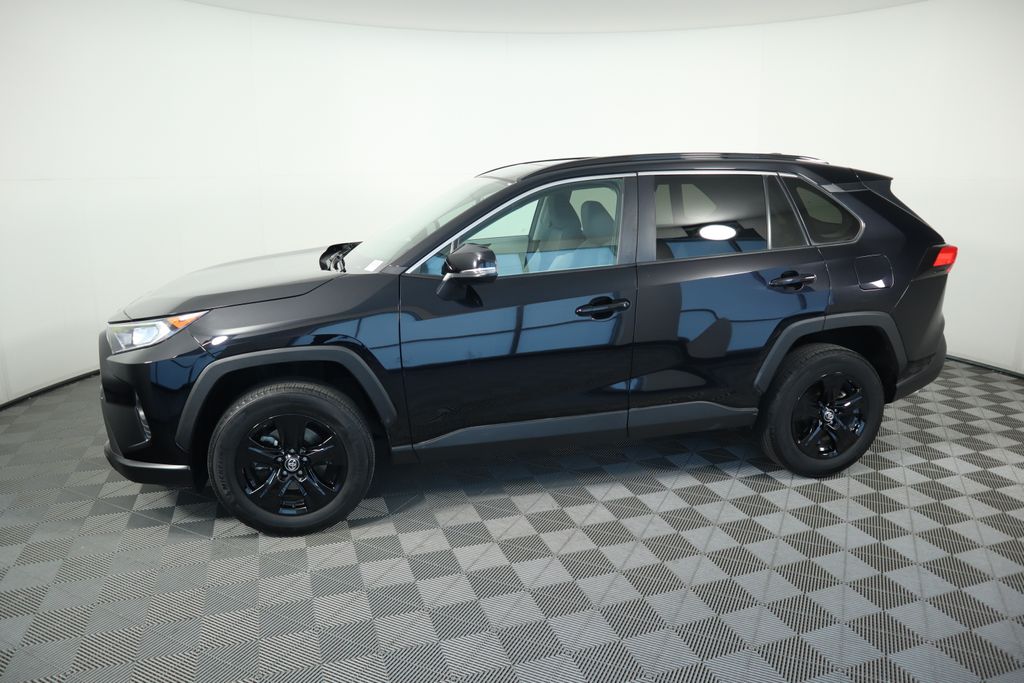 2020 Toyota RAV4 XLE 8