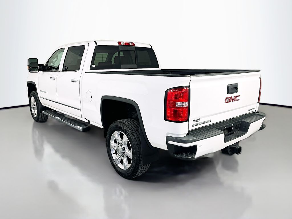 Used 2017 White GMC Denali image 5
