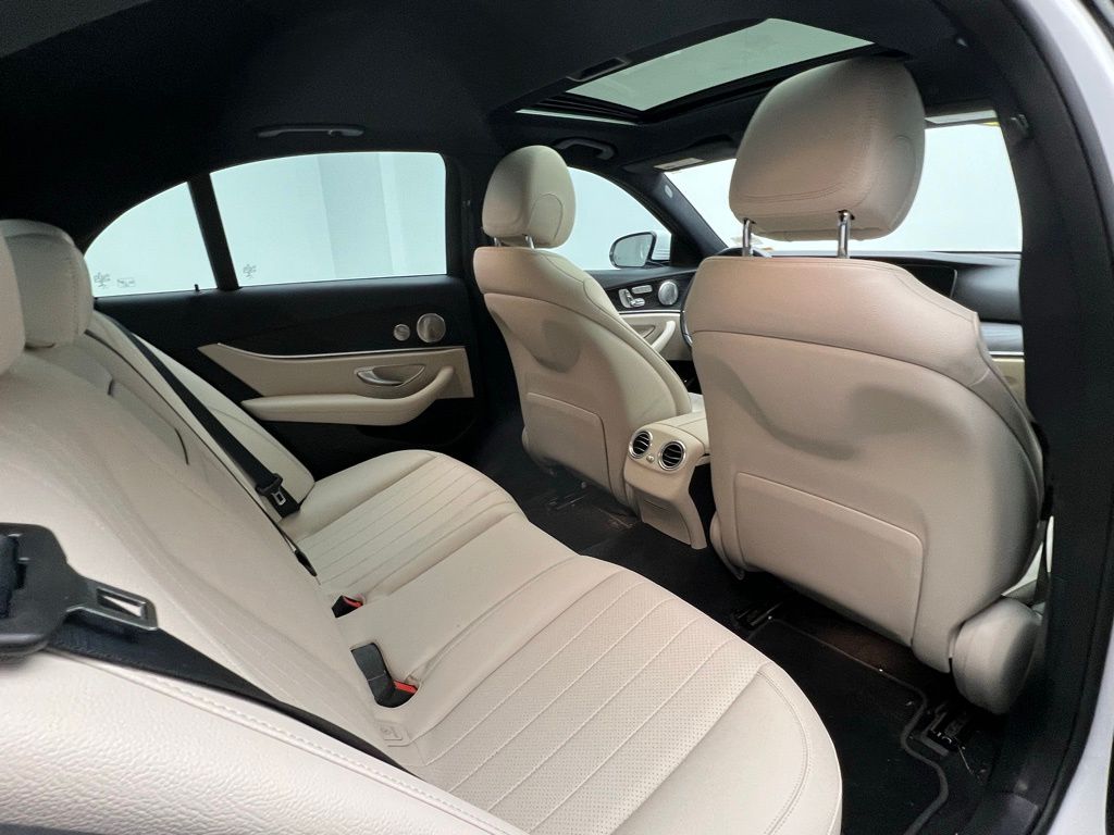 Thumbnail: 2023 Mercedes-Benz E-Class - 8