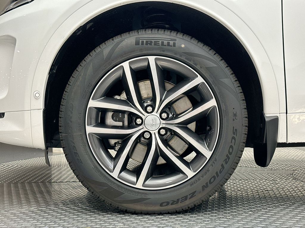 2024 Land Rover Discovery Sport S 2