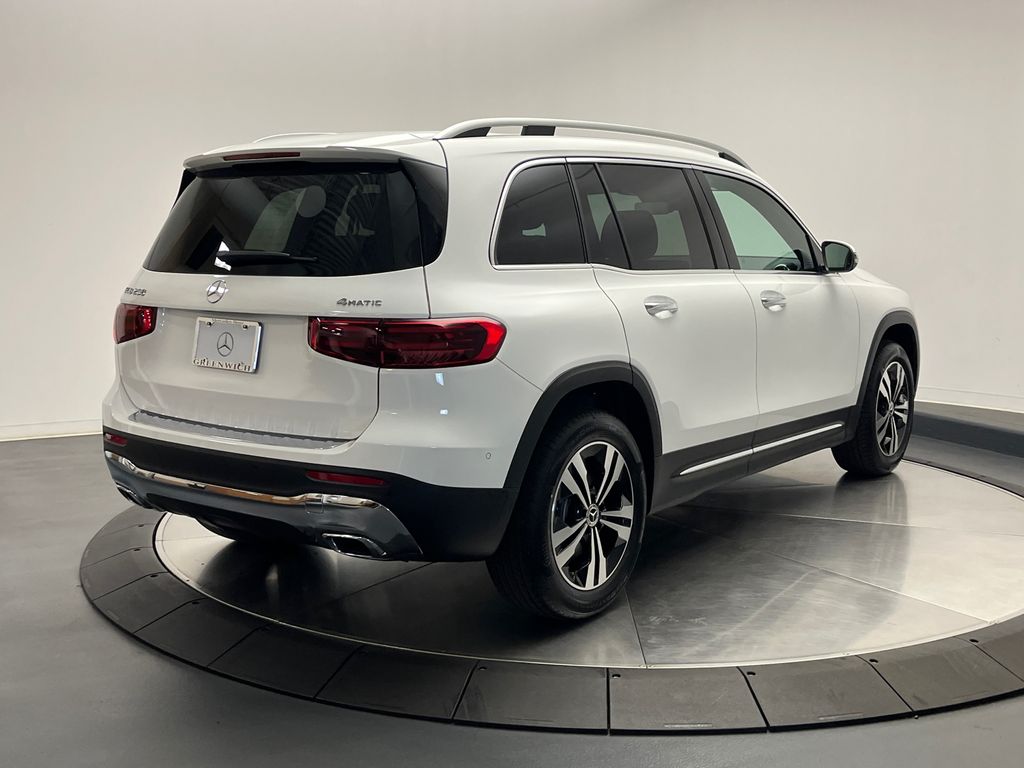 2025 Mercedes-Benz GLB 250 7