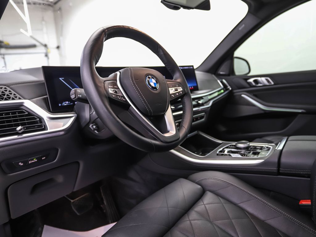 Thumbnail: 2024 BMW X5 - 10