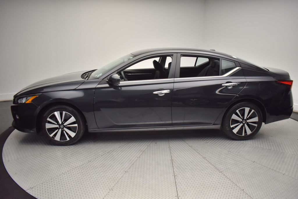 2022 Nissan Altima SV 8