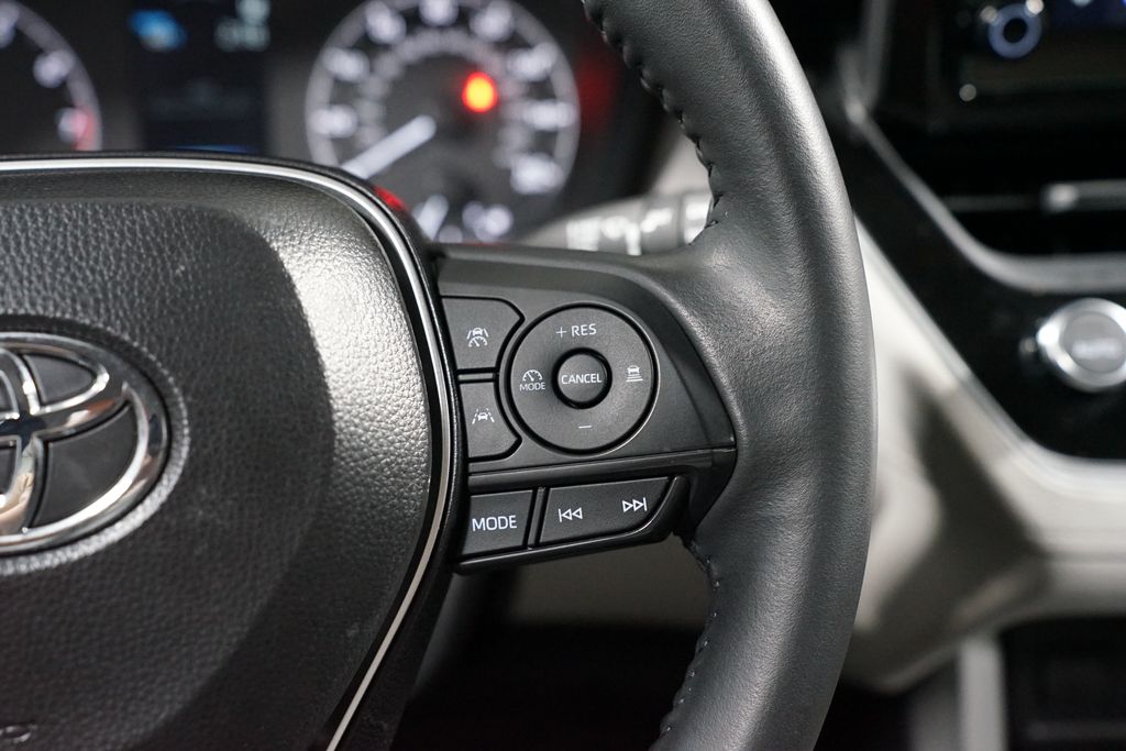 Thumbnail: 2025 Toyota Corolla Cross - 13