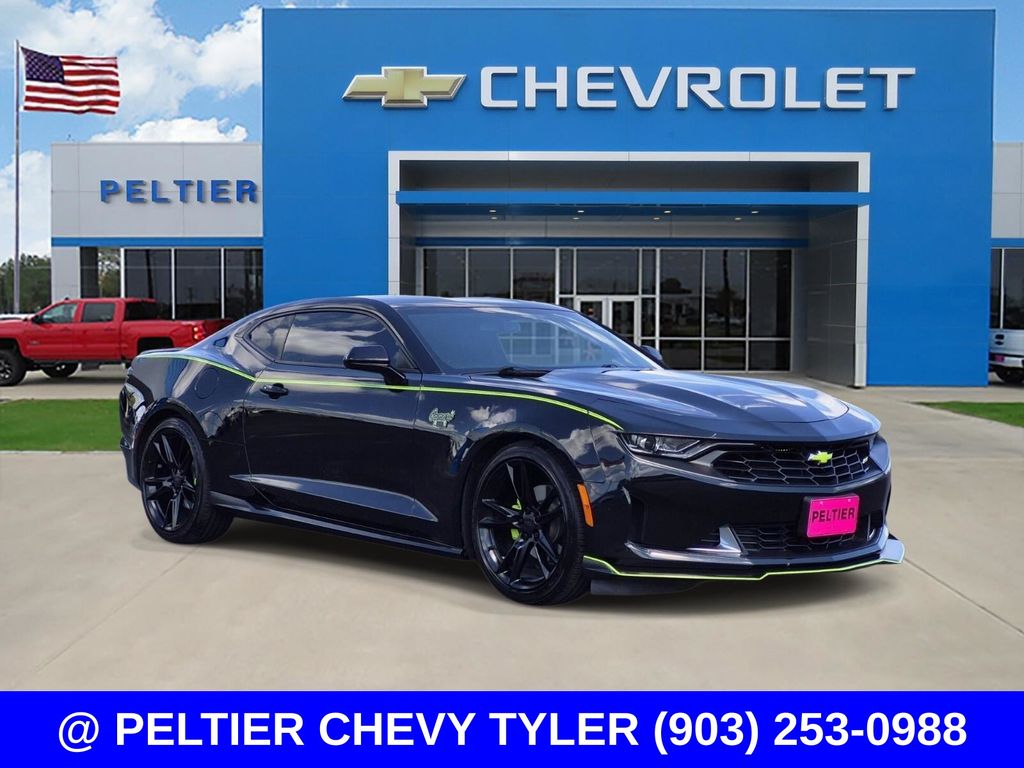 Black 2022 Chevrolet Camaro Coupe Rear-Wheel Drive 8-Speed Automatic