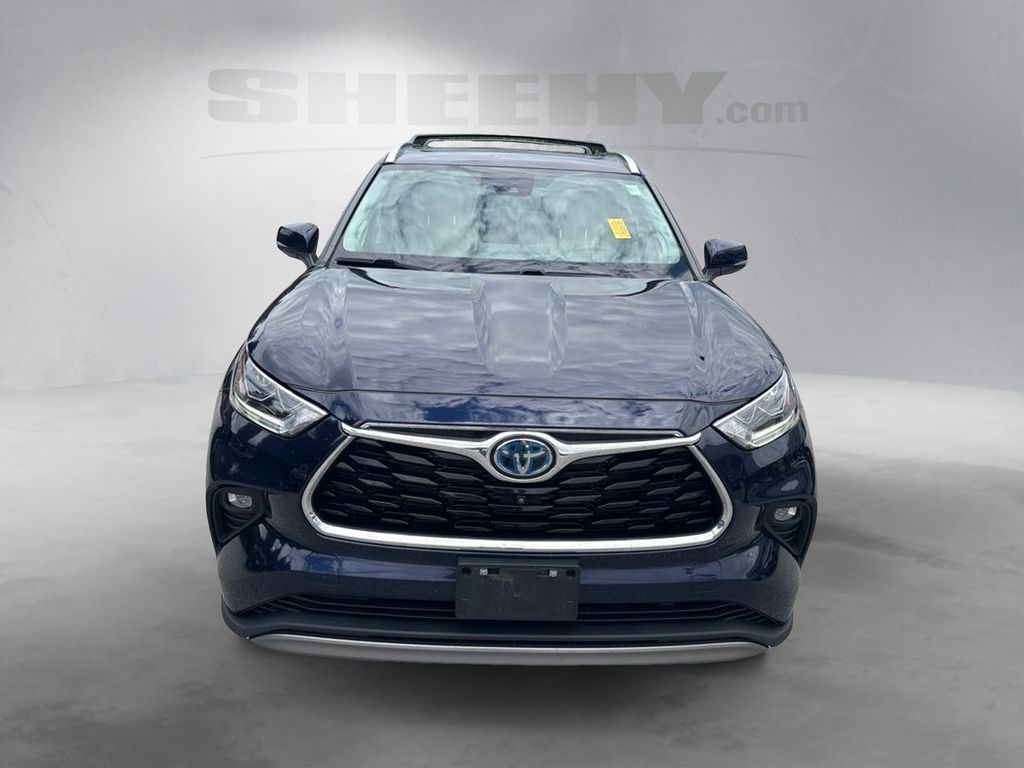 Used 2023  Toyota Platinum image 17