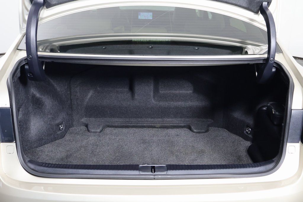 Thumbnail: 2013 Lexus ES - 14