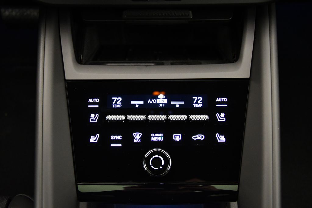 Thumbnail: 2025 Porsche Macan - 31