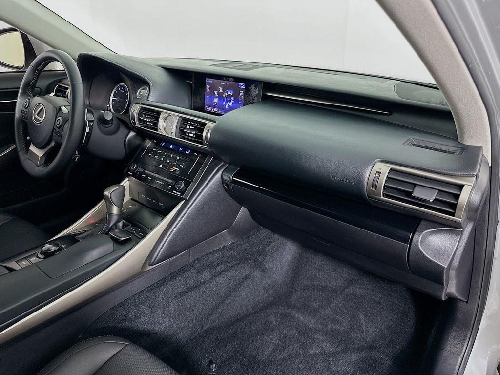 Thumbnail: 2014 Lexus IS - 30