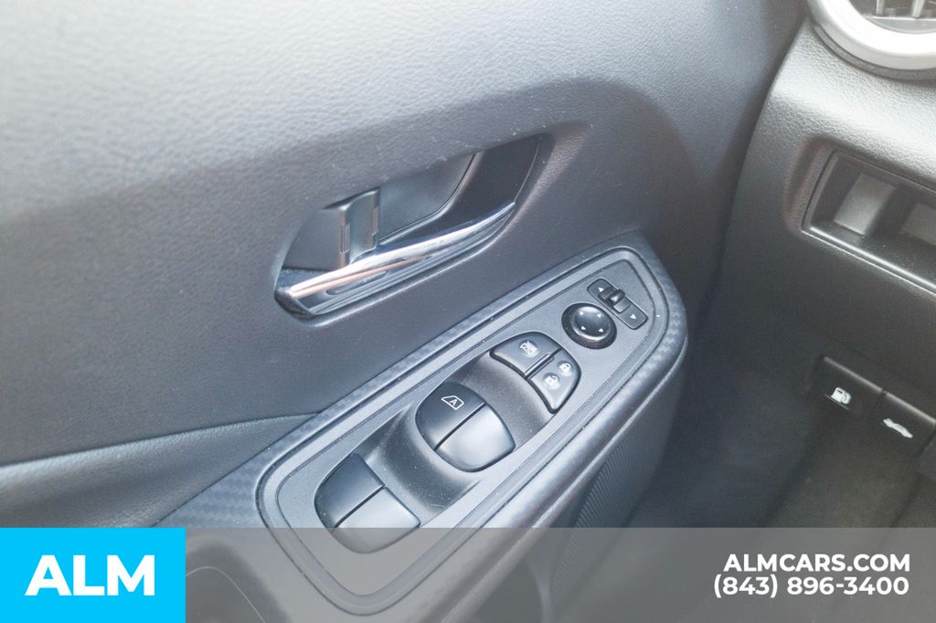 2023 Nissan Versa 1.6 SV photo 13