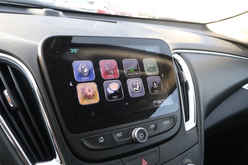 Thumbnail: 2017 Chevrolet Malibu - 22