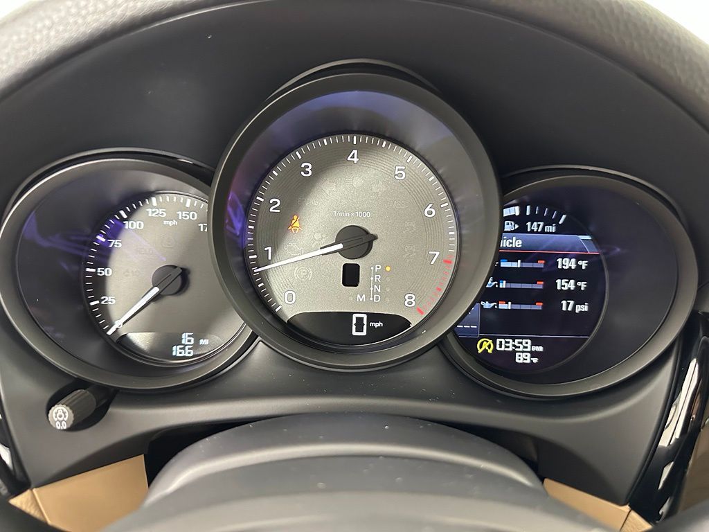 Thumbnail: 2026 Porsche Macan - 25