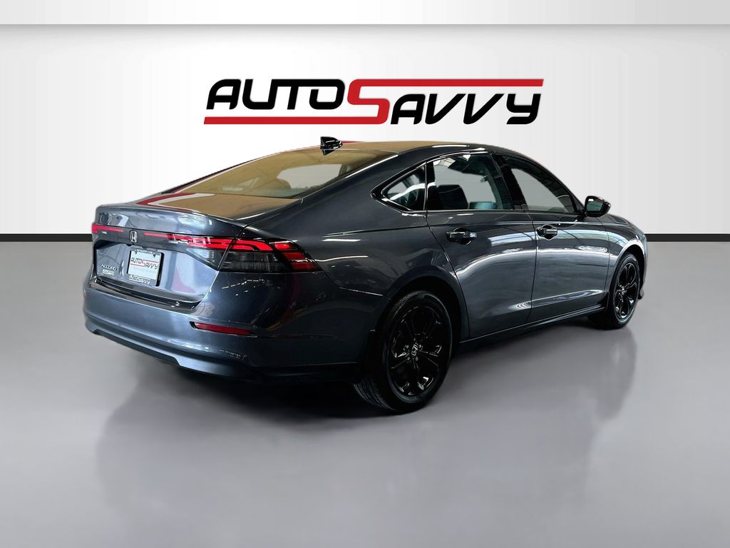Used 2025 Charcoal Honda SE image 7