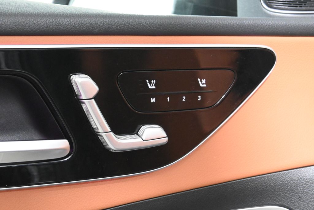 Thumbnail: 2025 Mercedes-Benz C-Class - 30