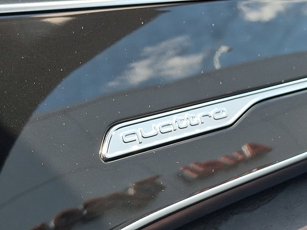 Thumbnail: 2023 Audi Q8 - 22