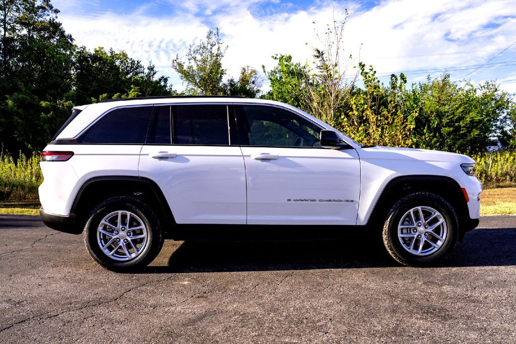 New Car 2025 Jeep Grand Cherokee  Laredo X For Sale Under $40,000 In Taylor, Texas