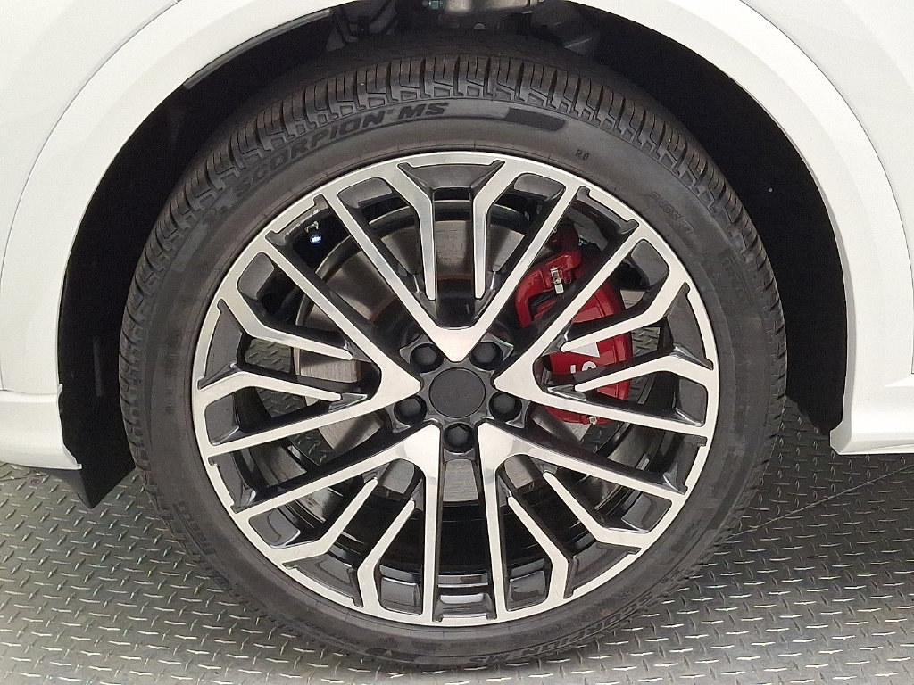 Thumbnail: 2026 Audi SQ5 - 5