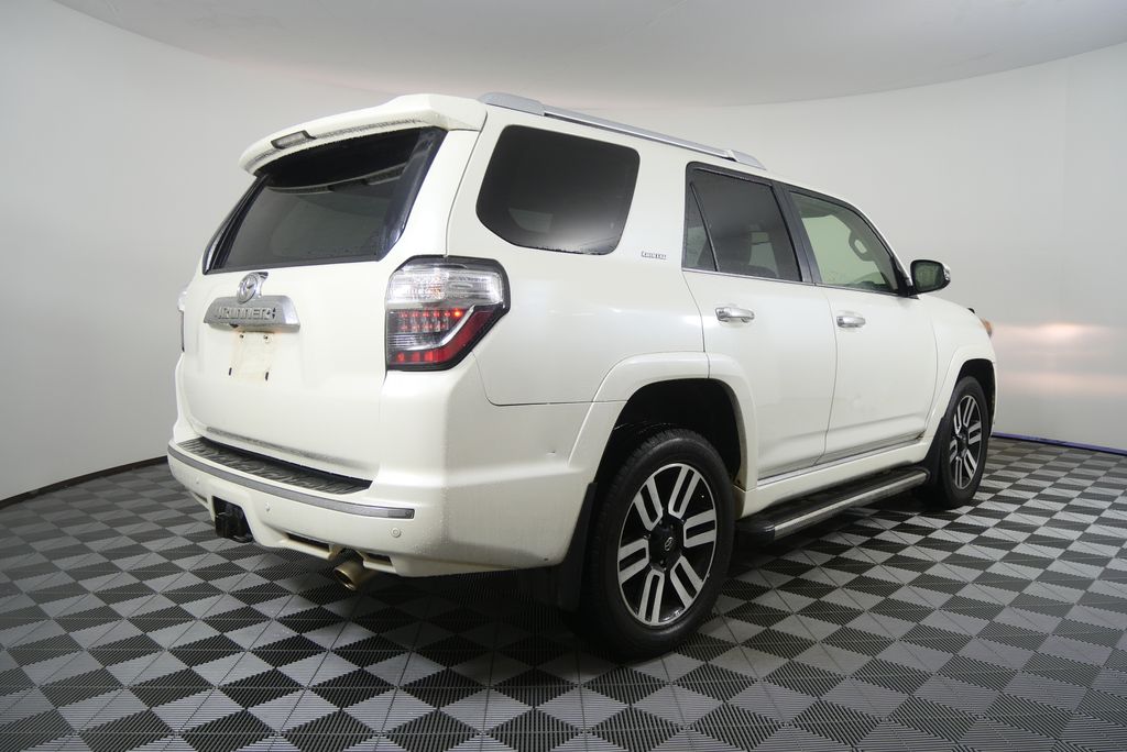 Thumbnail: 2016 Toyota 4Runner - 3
