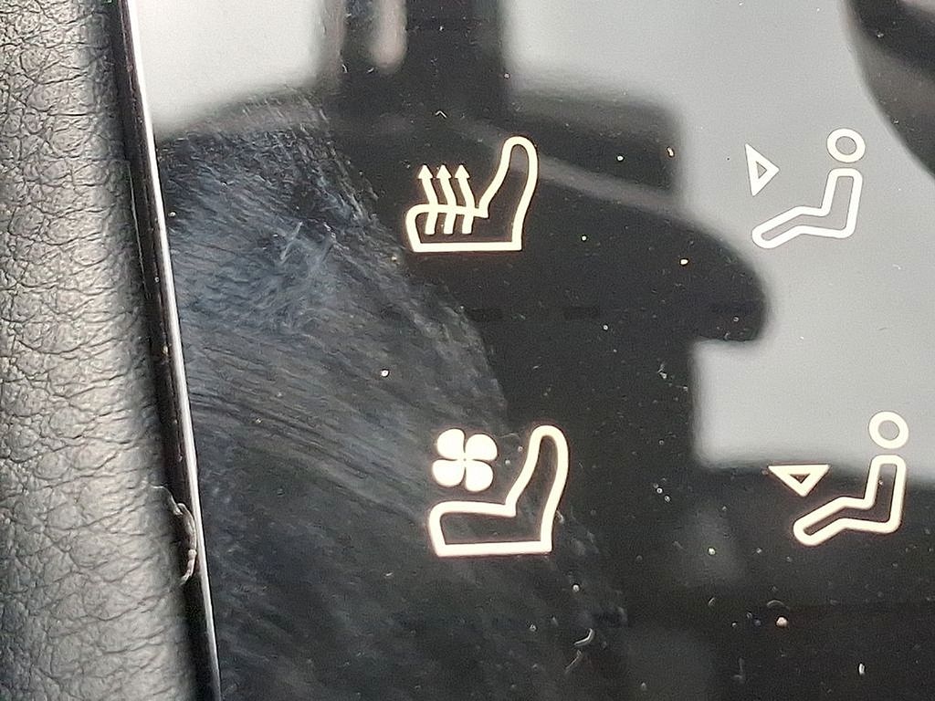 Thumbnail: 2026 Porsche Macan - 23