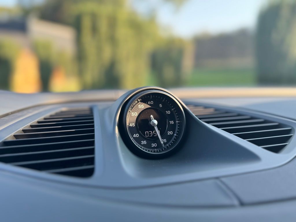 2024 Porsche Macan T 19
