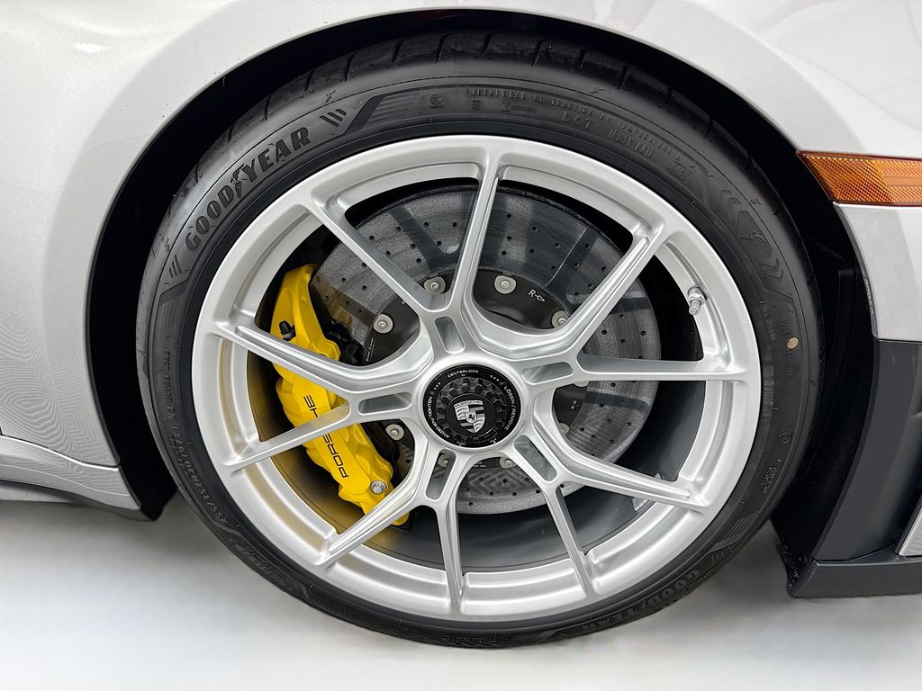 Thumbnail: 2026 Porsche 911 - 31