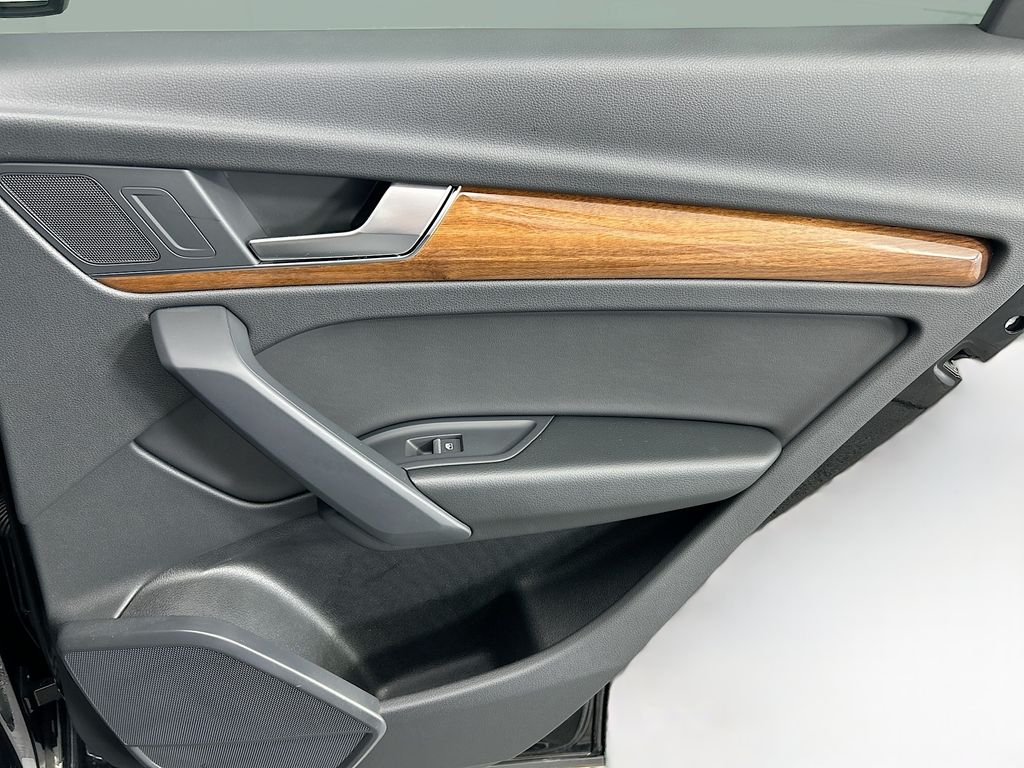 Thumbnail: 2023 Audi Q5 - 25