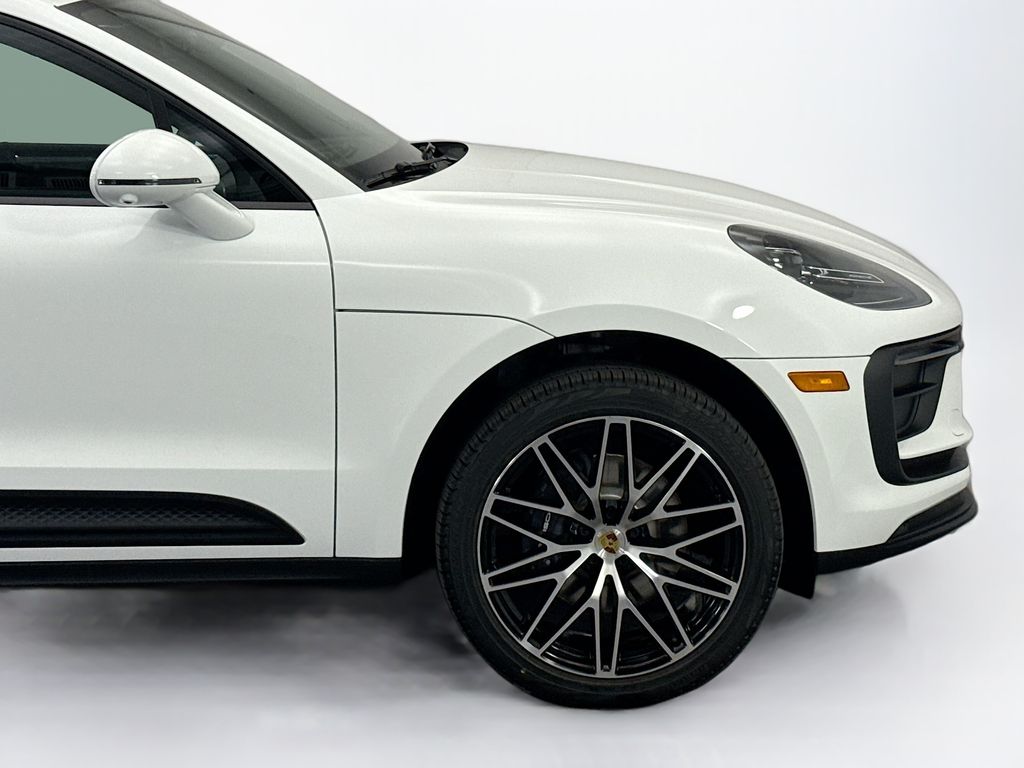 Thumbnail: 2026 Porsche Macan - 11