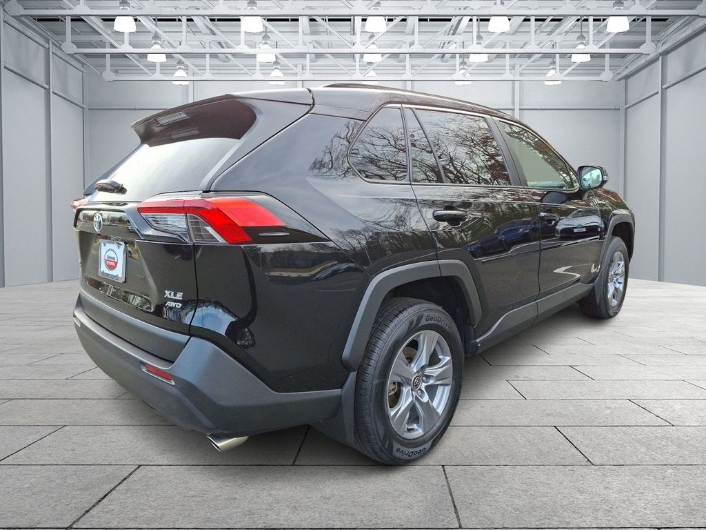 2022 Toyota RAV4 XLE 4