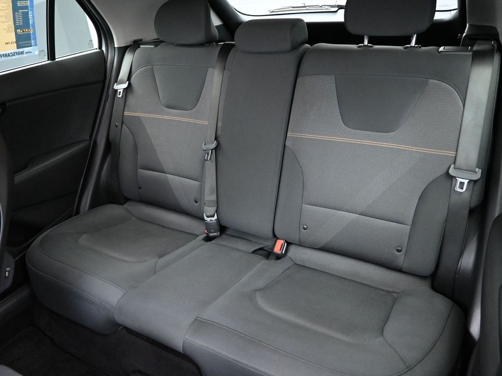2023 Kia Niro LX
