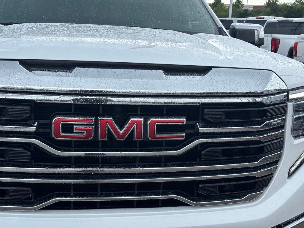 2024 GMC Sierra 1500 SLT - 4