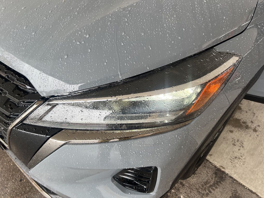 2024 Nissan Kicks SR photo