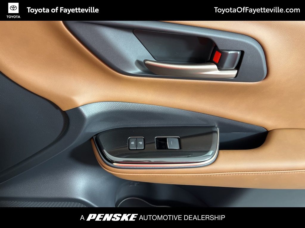 Thumbnail: 2025 Toyota Crown Signia - 11